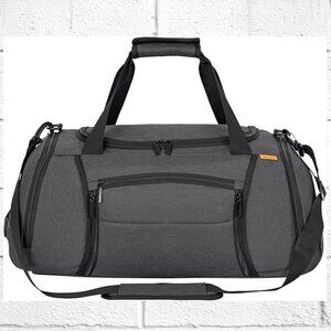 NWOT! 32.5L Lightweight Grey Duffel Travel Tote Bag w/Wet Pocket & Luggage Strap